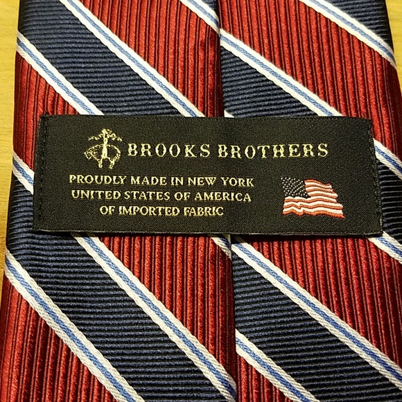 Brooks Brothers Striped Navy Red tie - Picture 2 of 4